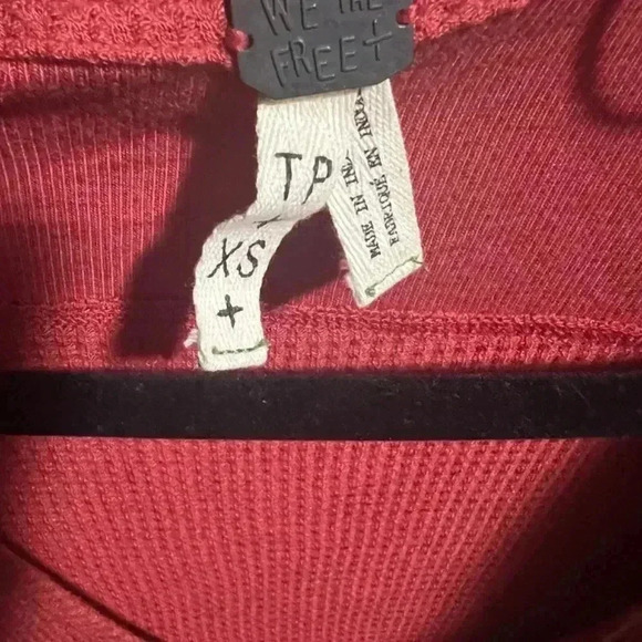 We the Free Malibu Thermal Top xS Burnt Orange-Red - Picture 5 of 5